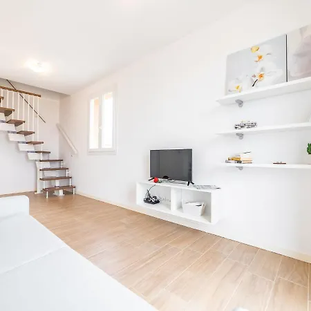 Reginella - A Few Steps Away From The Borghetto Santo Spirito