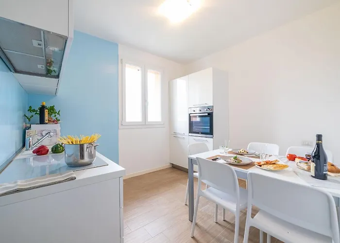 Reginella - A Few Steps Away From The 보르게토 산토 스피리토